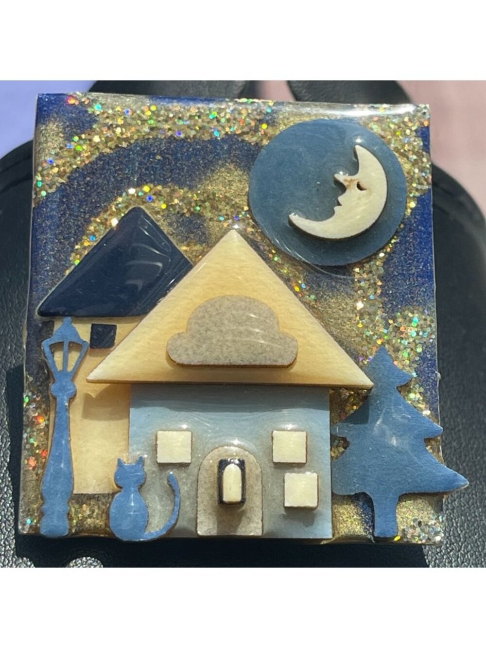 Vtg Lucinda House Pin Brooch Glitter Cat Man In The Moon Tree Lamp Light
